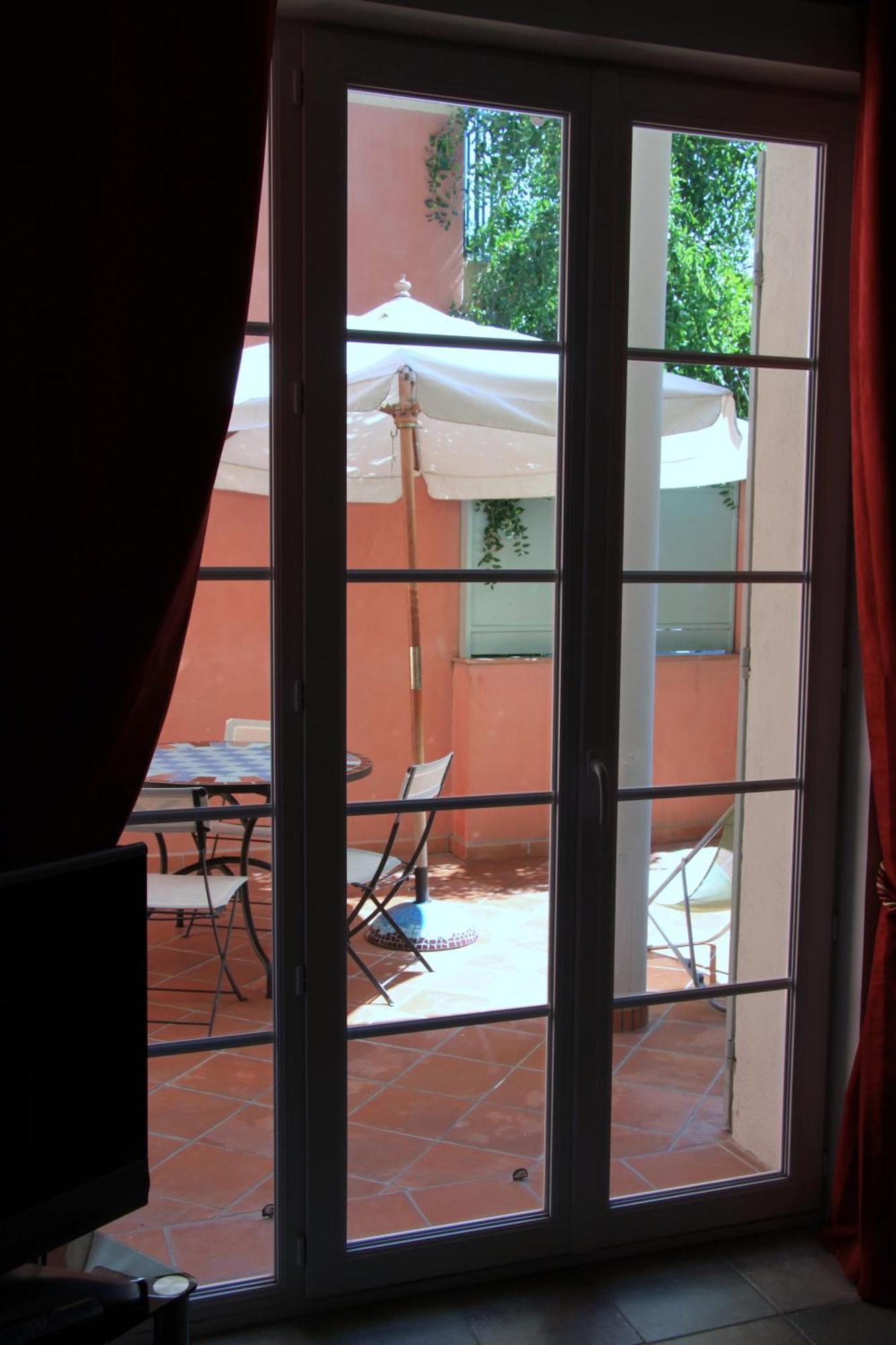Appartement Avec Patio Et Garage Centre Ville Et Plage Sanary-sur-Mer Eksteriør billede