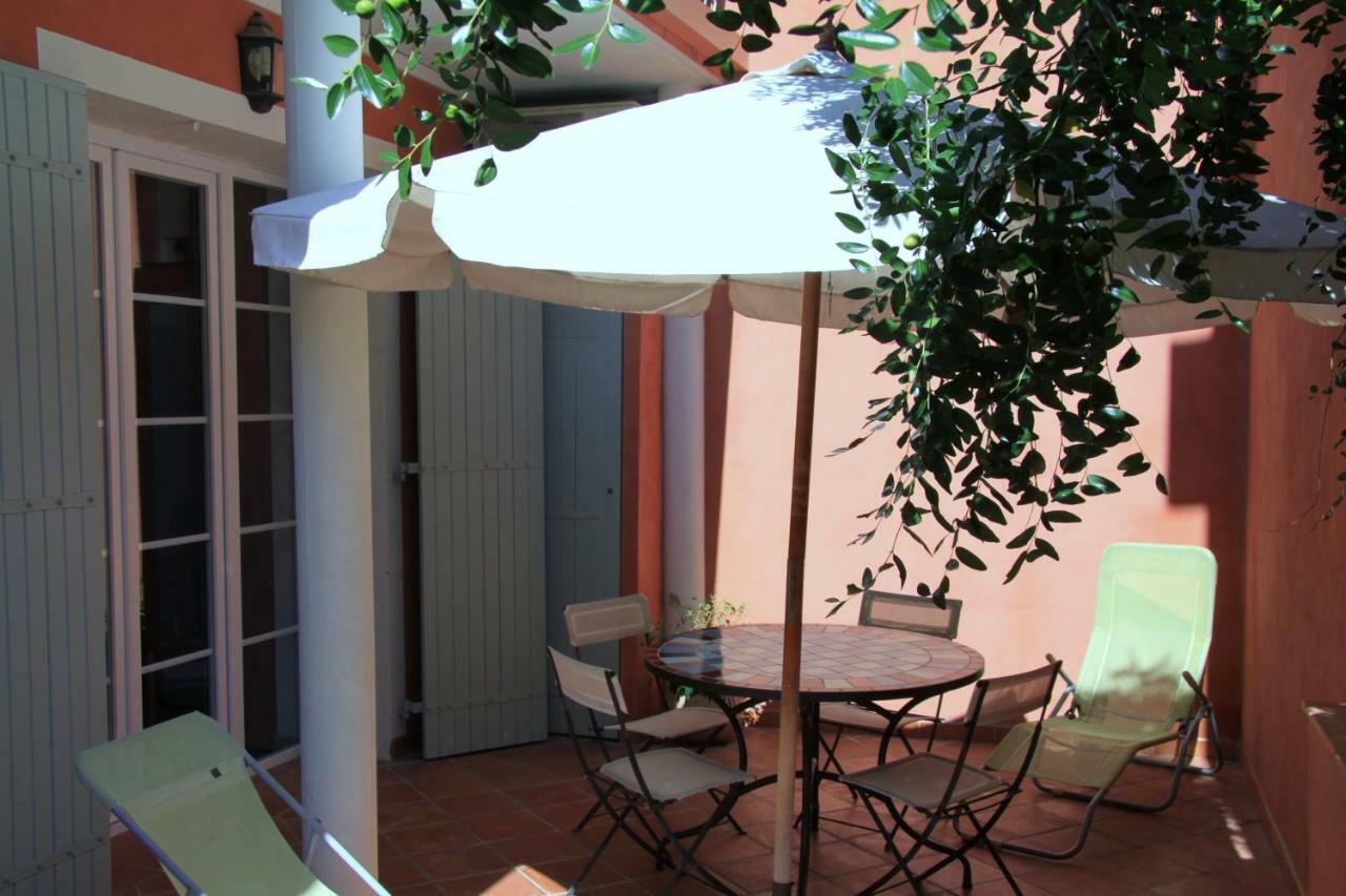 Appartement Avec Patio Et Garage Centre Ville Et Plage Sanary-sur-Mer Eksteriør billede