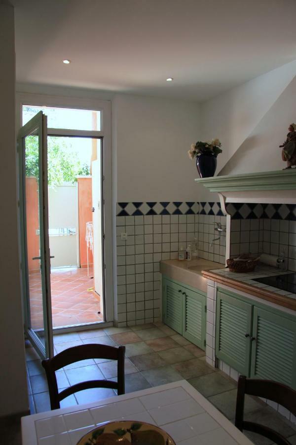 Appartement Avec Patio Et Garage Centre Ville Et Plage Sanary-sur-Mer Eksteriør billede