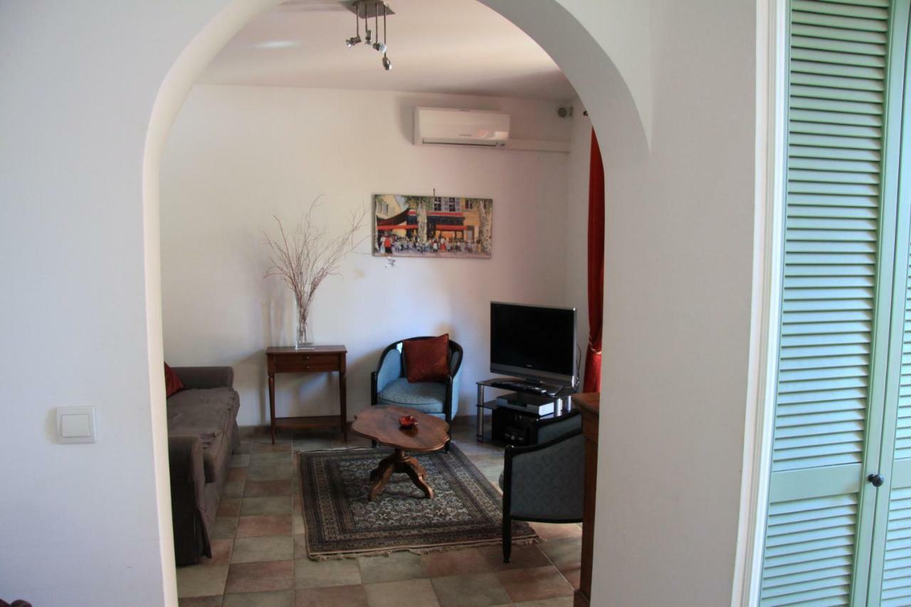 Appartement Avec Patio Et Garage Centre Ville Et Plage Sanary-sur-Mer Eksteriør billede