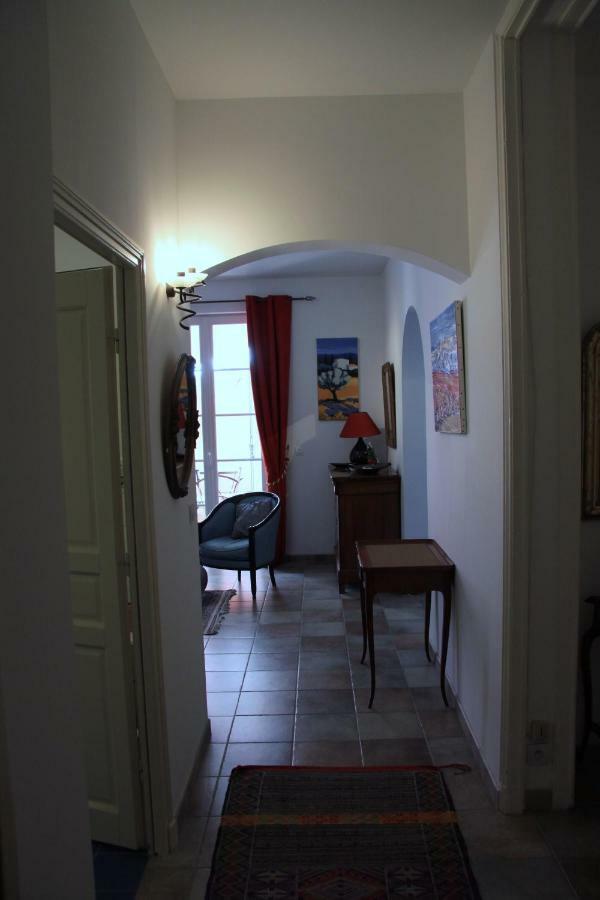 Appartement Avec Patio Et Garage Centre Ville Et Plage Sanary-sur-Mer Eksteriør billede