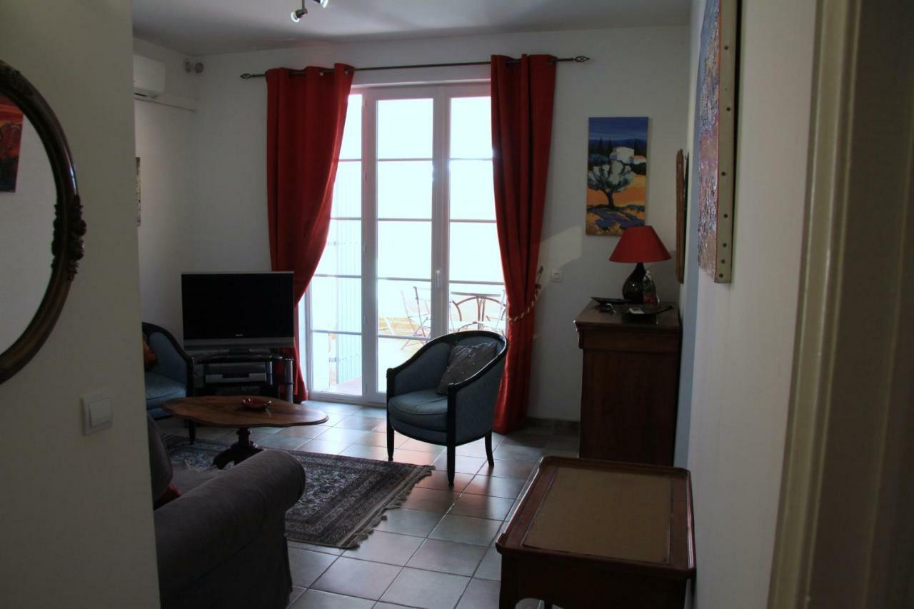 Appartement Avec Patio Et Garage Centre Ville Et Plage Sanary-sur-Mer Eksteriør billede